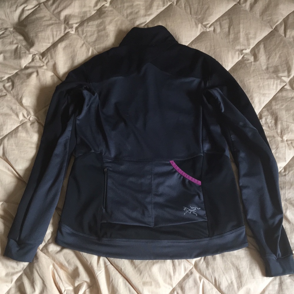 Arc’teryx Windstopper Jacket - image 2